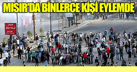 Mısır'da binlerce kişi meydanlarda