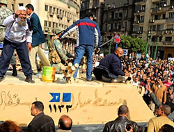Mısır'da Milyonlar sokağa iniyor