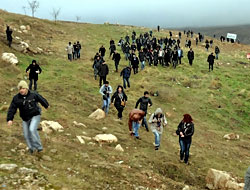 Sanatçılar Newala Qesaba'ya yürüdüler
