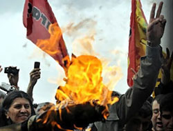 Diyarbakır'daki Newroz'a inceleme