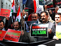 Esad İstanbul'da protesto edildi