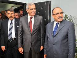 Bakan Beşir Atalay DTP ile görüştü