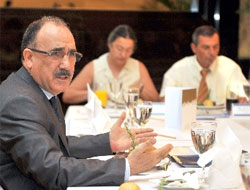 Bakan Atalay sivil toplum temsilcileriyle yemek yedi