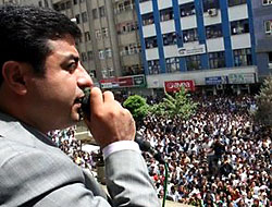 Demirtaş da balkon konuşması yaptı!