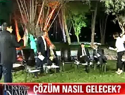 3 gazeteci canlı yayını terk etti!