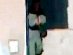 Kendisine ateş edeni görüntüledi