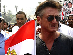 Sean Penn Tahrir Meydanı'nda