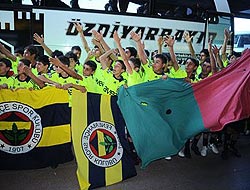 F.Bahçe kafilesine coşkulu karşılama