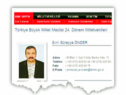 Sırrı Süreyya Önder artık kravatlı!