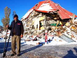 Canı sıkıldı, 50 kişi kurtuldu