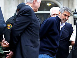 George Clooney gözaltına alındı!