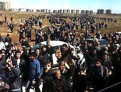Diyarbakır'da polis Newroz alanından çekildi