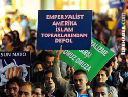 Binlerce kişi tezkere için sokağa çıktı