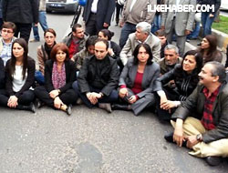 Diyarbakır'da miting yasaklandı, BDP'liler oturma eylemi başlattı