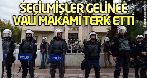 Seçilmişler gelince Vali makamı terk etti