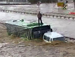 İstanbul'da bazı yollar trafiğe kapandı!