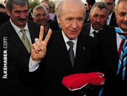 Bahçeli bir pot daha kırdı