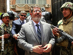 Mursi'nin evine şafak baskını
