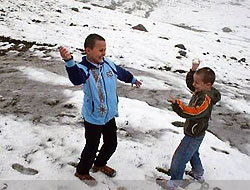 Yılın İlk Kar'ı Erzurum'a Yağdı