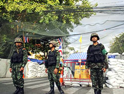 Tayland’da ordu yönetime el koydu