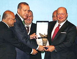 Başbakan Erdoğan, Koç Grubu’na ödül verdi