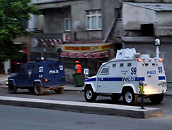 Gazi Mahallesi'nde polis baskını: 20 gözaltı