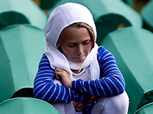 Srebrenitsa Katliamı'nın 20'nci yıldönümü