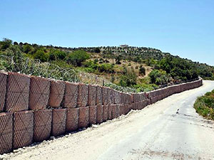 TSK'dan, Suriye sınırına roketatara dayanıklı duvar