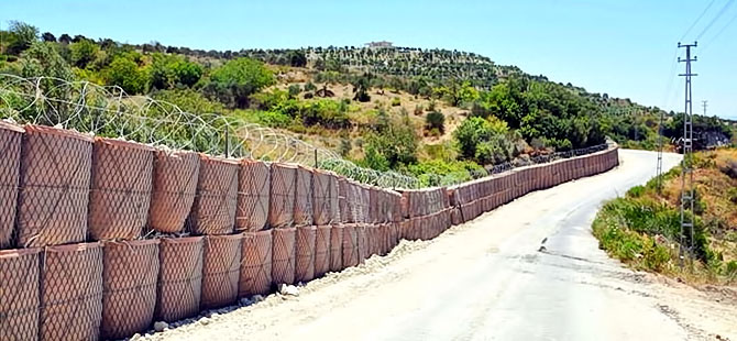 TSK'dan, Suriye sınırına roketatara dayanıklı duvar