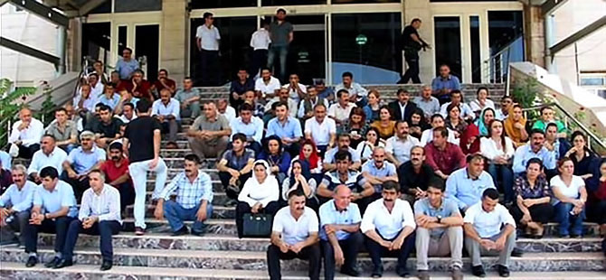 13 YPG'linin cenazesi için oturma eylemi başlatıldı