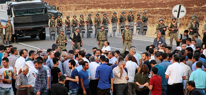 HDP heyeti geceyi geçirmek için İdil’e döndü