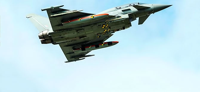 Kuveyt 8 milyar euro'luk savaş uçağı aldı