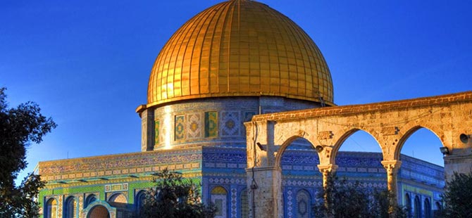 İsrail askerleri Mescid-i Aksa'da Filistinlilere müdahale etti