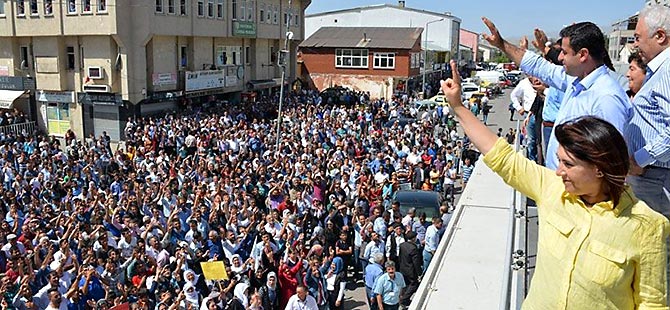 Demirtaş: Ankara da, Kandil de silahları susturmalı