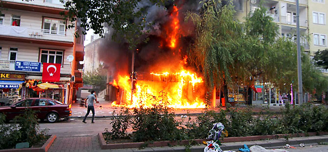 Levent Tüzel Kürtlere yapılan linçleri Meclise taşıdı