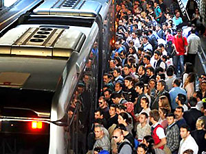 İstanbul'da toplu ulaşım pazartesi günü ücretsiz