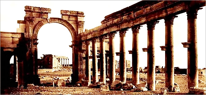 IŞİD Palmira kentindeki zafer takını havaya uçurdu