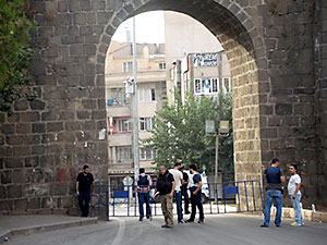 Yenişehir ilçesinde sokağa çıkma yasağı kaldırıldı
