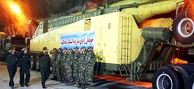 İran, yeraltı üssünü ilk kez gün yüzüne çıkardı