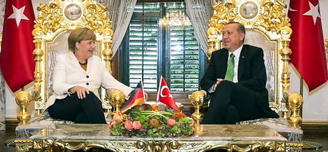 Merkel'in İstanbul gezisi İngiliz basınında