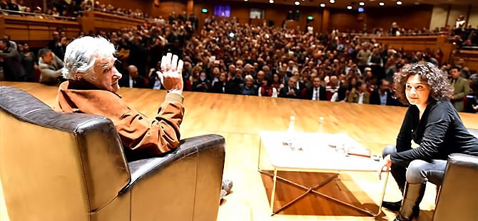 Mujica'yı İzmir'de binler dinledi