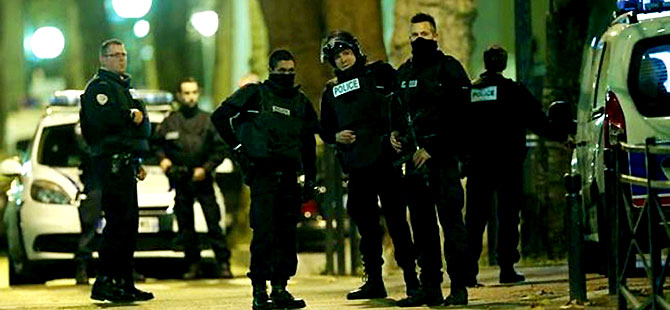 Paris operasyonunda çatışma: En az iki ölü