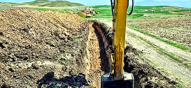 Peşmerge Şengal çevresine hendek kazıyor