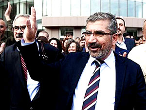 Tahir Elçi son yolculuğuna uğurlanıyor