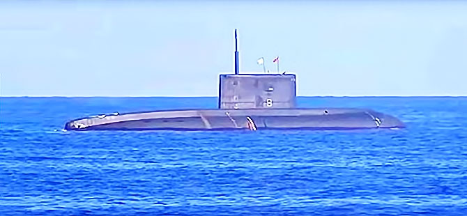 Rusya IŞİD’i ilk kez denizaltıdan vurdu