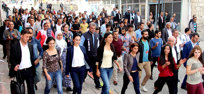 Diyarbakır Valiliği yapılması planlanan yürüyüşü kanunsuz ilan etti