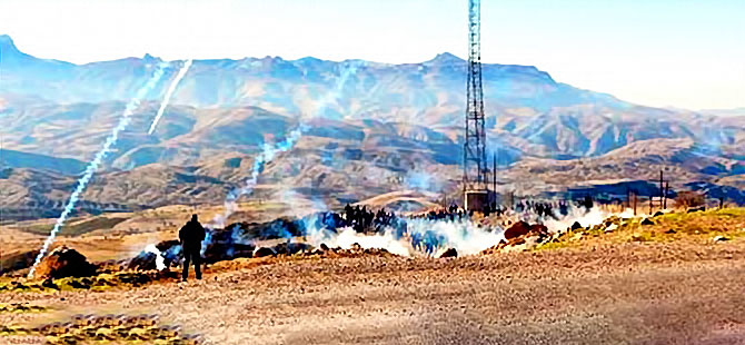 Cizre ve Silopi'ye yürümek isteyen gruba gaz bombası
