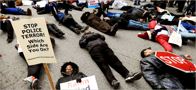 Chicago polisi siyahi iki kişiyi öldürdü