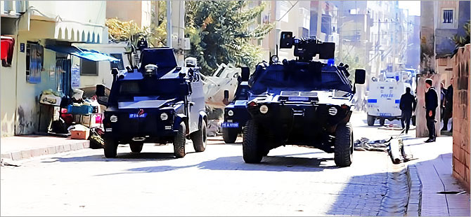 Cizre’de zırhlı araca saldırı: 3 uzman çavuş hayatını kaybetti