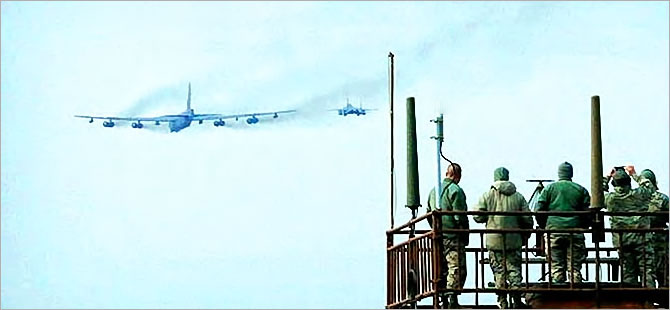 ABD'den Kuzey Kore'ye B-52 uçağıyla gözdağı